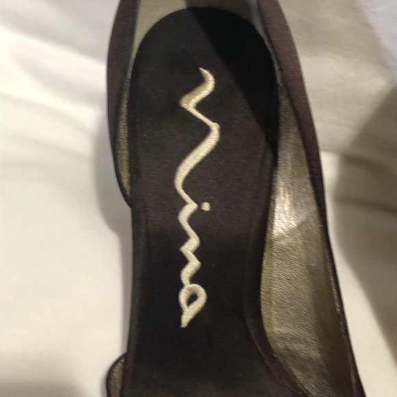 ( SOLD ) NINA BROWN SATIN DRESS SHOES. EUC - Picture 4 of 7